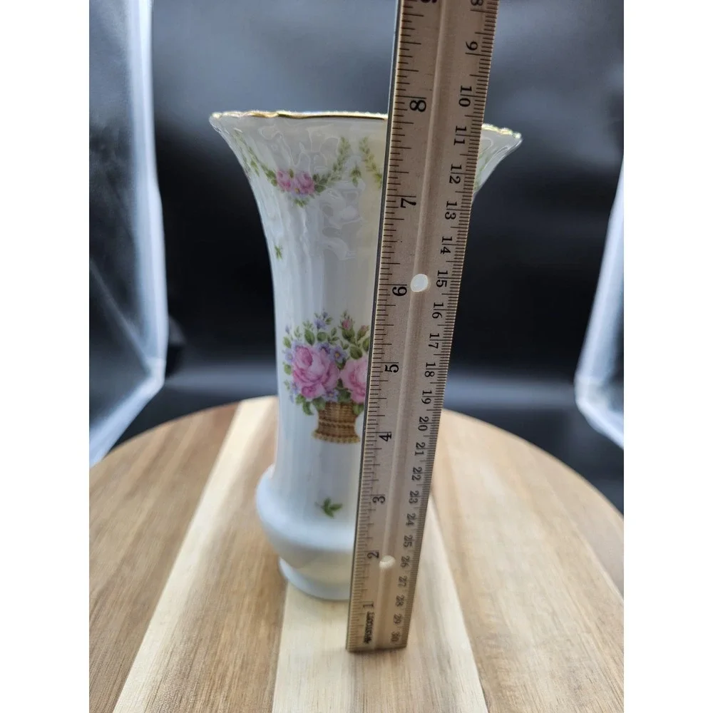 Kaiser W Germany Signed Vase White Porcelain‎ w/ Pink Roses & Gold Trim...Rare